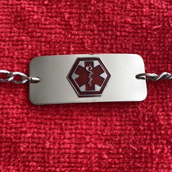 TETANUS ALLERGY BRACELET (medical) - Picture 2 of 9